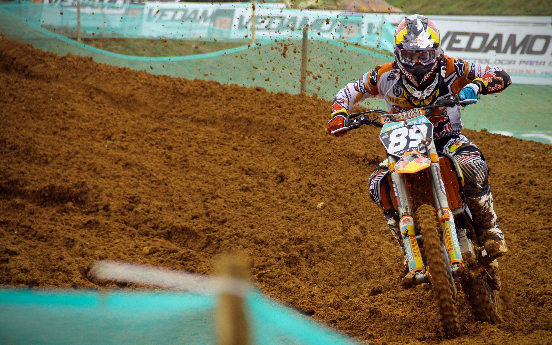 球场上的双面人，火箭变阵后创造新纪录，火箭7人上双险胜活塞